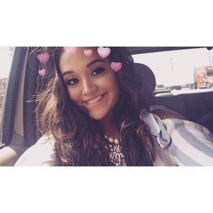 Meet your Posher, Mayra